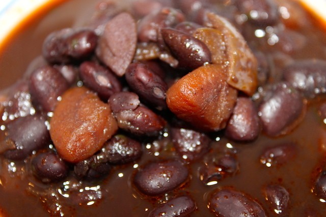 Dominican black beans recipe – Slow cooker version