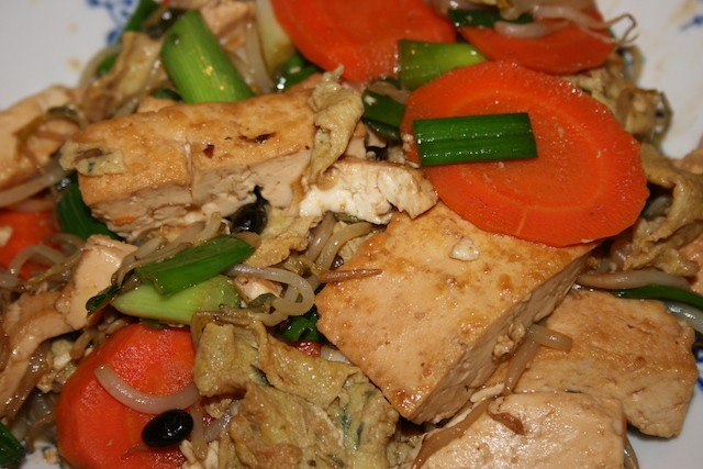 Tofu and vegetables in black bean sauce