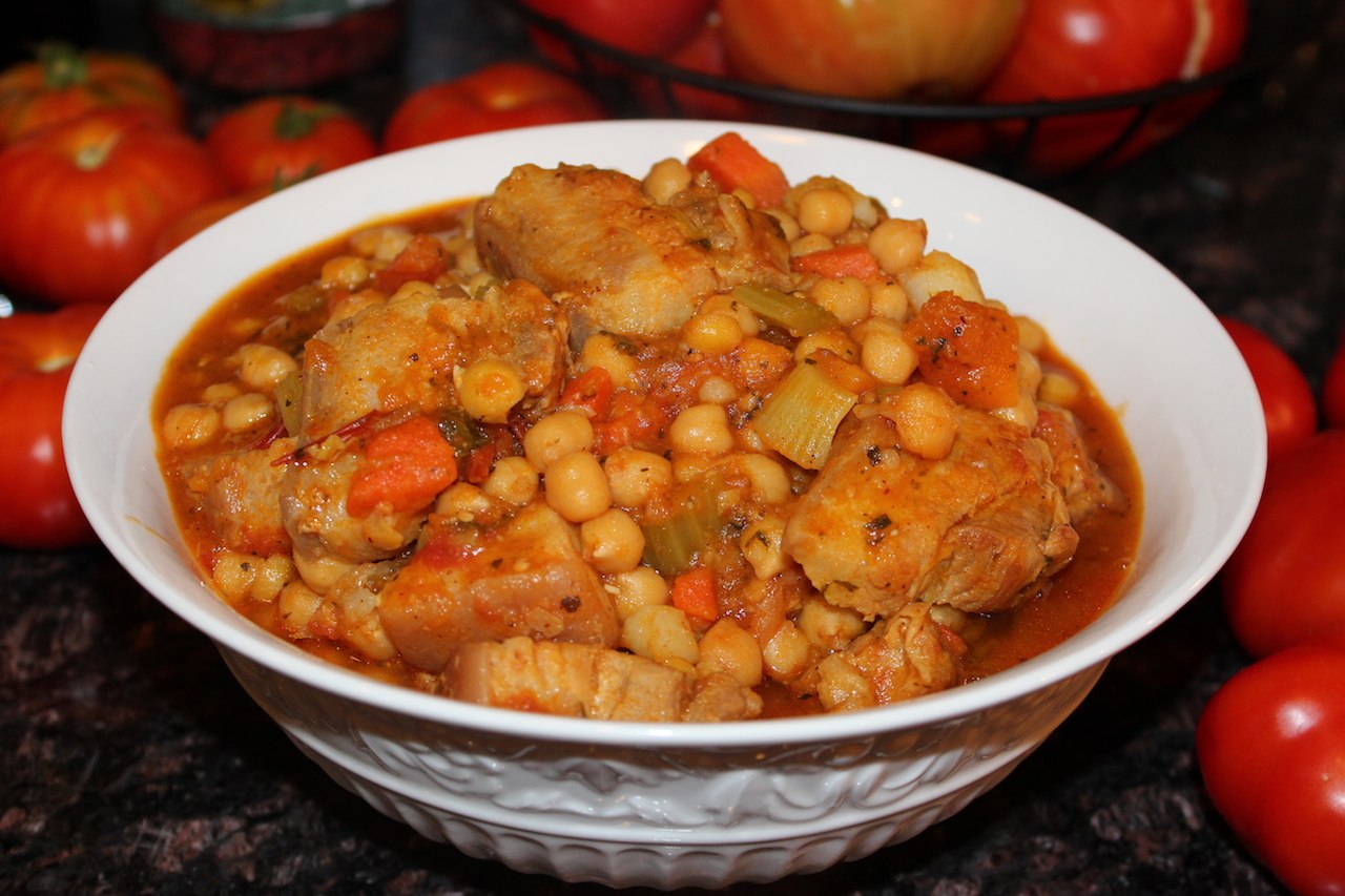 Chickpeas with pork belly stew