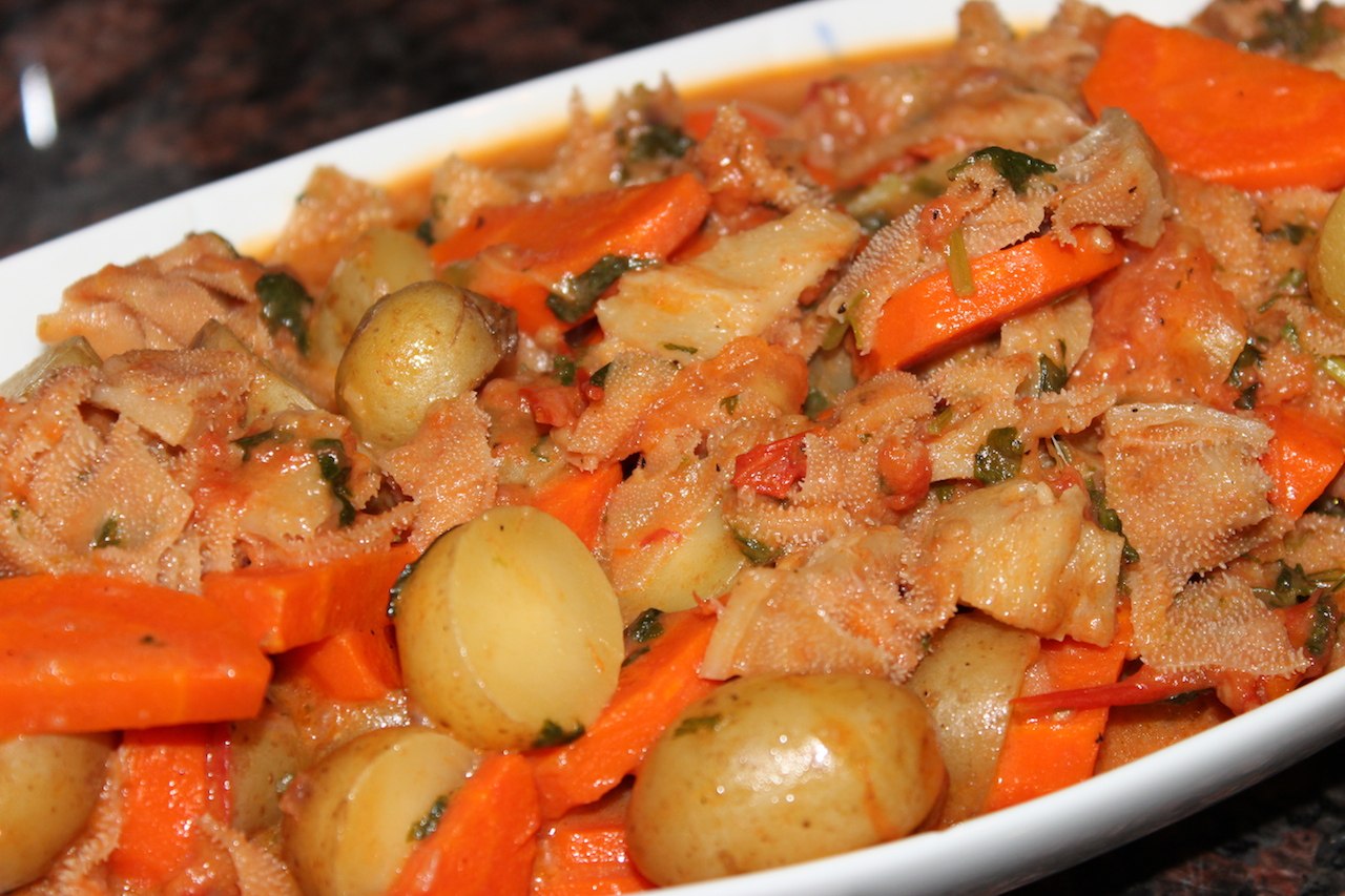 Braised bible tripe with vegetables. biteslife.com